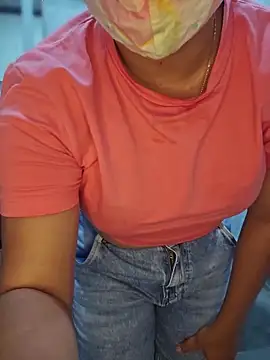 sluttytitties69 online show from June 15, 2026, 11:21 am