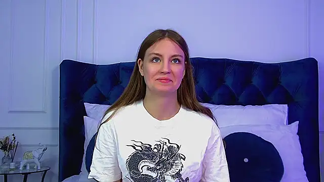 SofiaSarvains online show from May 17, 2026, 6:24 am