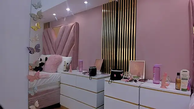 Anny bakers  online show from July 24, 2026, 11:28 am