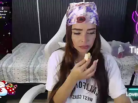 naomis 36 online show from August 1, 2026, 1:53 pm