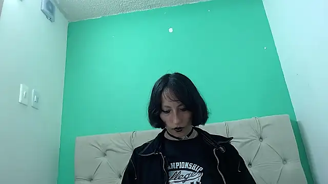 amoremerchmar online show from June 17, 2026, 3:06 am