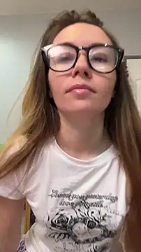 Mini girl do it better online show from May 25, 2026, 11:47 pm