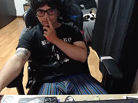 lilgothboy online show from May 15, 2026, 3:26 am