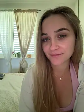 LillyStarr online show from July 28, 2026, 12:48 pm