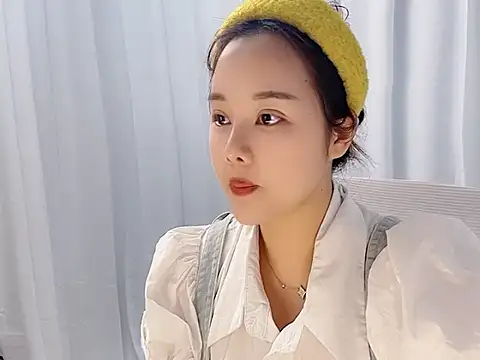 Qingqing19 online show from May 11, 2026, 2:13 am