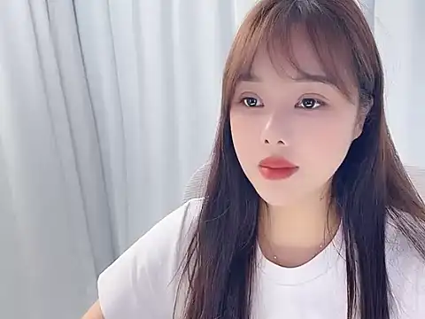 Qingqing19 online show from May 25, 2026, 2:44 am