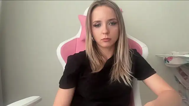 SisiBunny online show from June 11, 2026, 4:37 pm