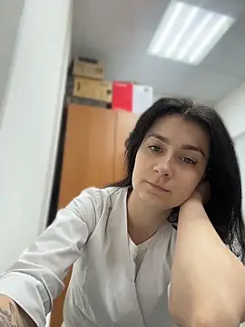 MissElya online show from June 18, 2026, 4:23 pm