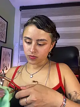 Lusiana   online show from June 4, 2026, 11:20 pm