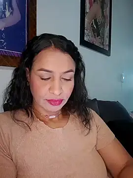 mell0102 online show from May 12, 2026, 11:16 am