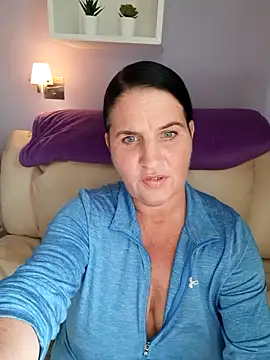 Velvet-Milf online show from May 15, 2026, 8:34 am