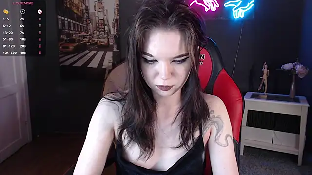 Mia Via online show from May 10, 2026, 6:17 am