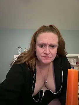 Snapshot of Kellilyn10 chatting on June 12, 2026, 3:15 am Kellilyn10 online show from June 12, 2026, 3:15 am