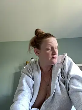Snapshot of Kellilyn10 chatting on May 31, 2026, 8:31 pm Kellilyn10 online show from May 31, 2026, 8:31 pm