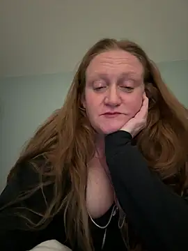 Snapshot of Kellilyn10 chatting on May 24, 2026, 2:11 am Kellilyn10 online show from May 24, 2026, 2:11 am