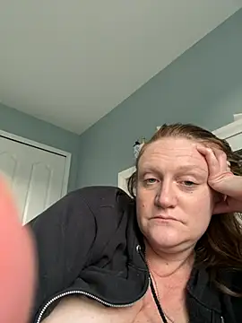 Snapshot of Kellilyn10 chatting on June 16, 2026, 10:10 pm Kellilyn10 online show from June 16, 2026, 10:10 pm
