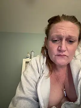 Snapshot of Kellilyn10 chatting on May 30, 2026, 5:03 am Kellilyn10 online show from May 30, 2026, 5:03 am