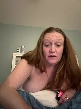 Snapshot of Kellilyn10 chatting on May 29, 2026, 4:51 am Kellilyn10 online show from May 29, 2026, 4:51 am