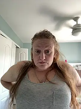Snapshot of Kellilyn10 chatting on June 1, 2026, 3:33 pm Kellilyn10 online show from June 1, 2026, 3:33 pm