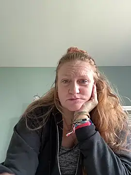Snapshot of Kellilyn10 chatting on June 8, 2026, 9:15 pm Kellilyn10 online show from June 8, 2026, 9:15 pm