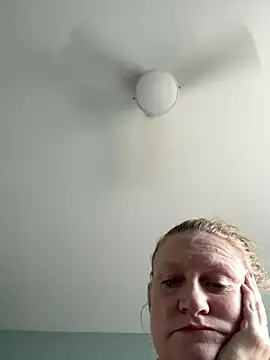 Snapshot of Kellilyn10 chatting on June 19, 2026, 5:08 pm Kellilyn10 online show from June 19, 2026, 5:08 pm
