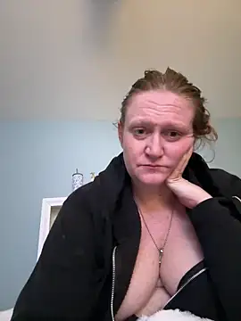 Snapshot of Kellilyn10 chatting on June 2, 2026, 4:01 am Kellilyn10 online show from June 2, 2026, 4:01 am