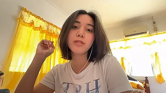 JenMilfeld online show from May 8, 2026, 2:59 am