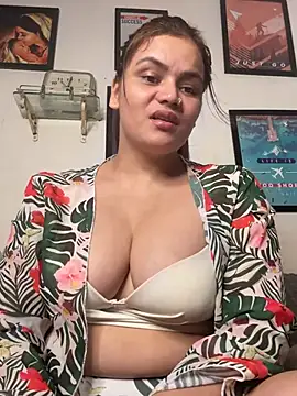 Snapshot of Leena_singh chatting on July 17, 2026, 5:32 pm Leena singh online show from July 17, 2026, 5:32 pm