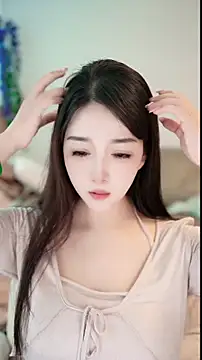 singer-wenwan online show from May 15, 2026, 6:11 am