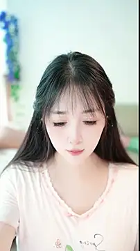 singer-wenwan online show from May 17, 2026, 5:51 am
