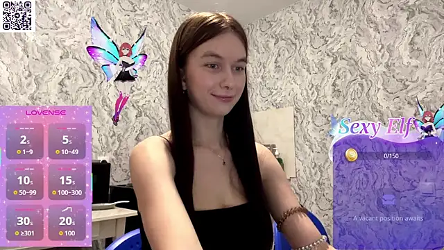 Snapshot of HinaDesire chatting on May 19, 2026, 8:27 pm HinaDesire online show from May 19, 2026, 8:27 pm