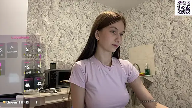 Snapshot of HinaDesire chatting on May 28, 2026, 8:59 pm HinaDesire online show from May 28, 2026, 8:59 pm