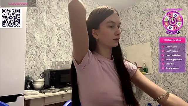Snapshot of HinaDesire chatting on May 29, 2026, 9:54 pm HinaDesire online show from May 29, 2026, 9:54 pm