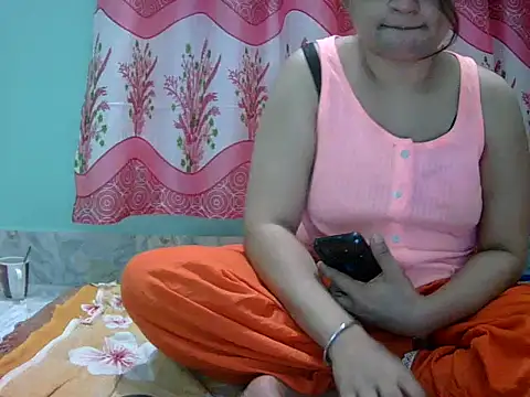 angelqueen19 online show from May 11, 2026, 7:55 pm