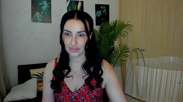 HoneyBlossome online show from July 4, 2026, 11:27 am