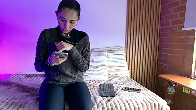 alissonandree online show from July 22, 2026, 5:04 pm