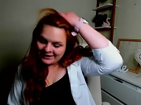 GingerKitten1 online show from June 5, 2026, 12:55 pm
