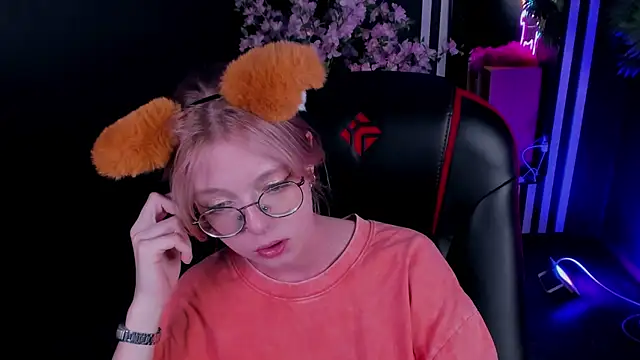 FoxxyyPolly online show from July 26, 2026, 5:47 am