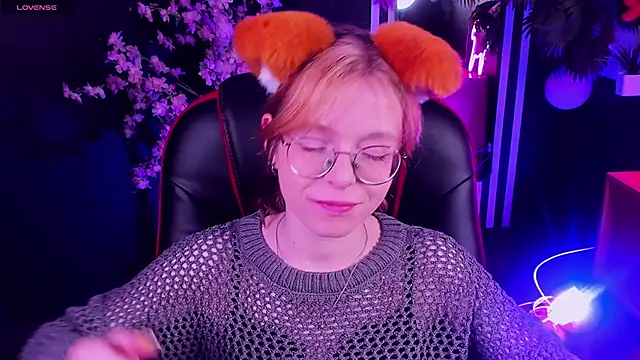 FoxxyyPolly online show from June 1, 2026, 5:29 am