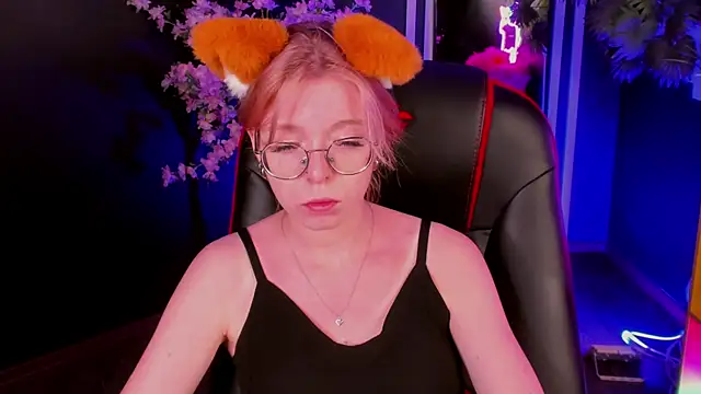 FoxxyyPolly online show from July 14, 2026, 5:12 am
