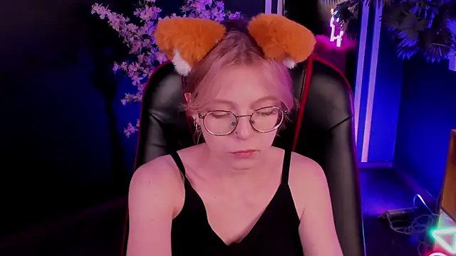FoxxyyPolly online show from July 21, 2026, 5:42 am