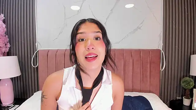 Hanna Thorne online show from June 19, 2026, 8:14 pm