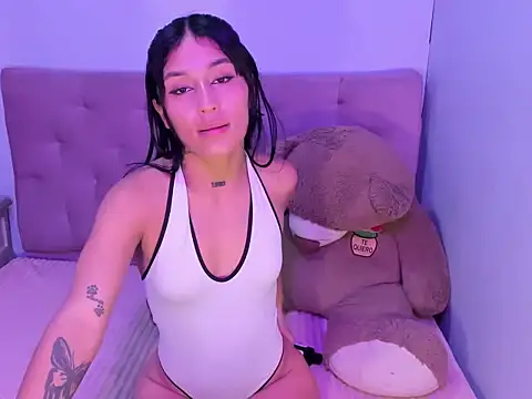 ChellFoxx online show from June 6, 2026, 5:56 am