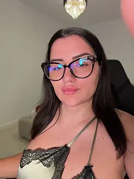 SophiePale online show from July 23, 2026, 7:27 am