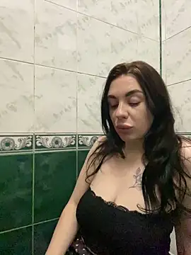 IsabellaJoutes online show from May 18, 2026, 7:02 am