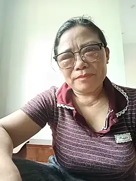 Snapshot of -Lytina- chatting on July 15, 2026, 5:58 am -Lytina- online show from July 15, 2026, 5:58 am