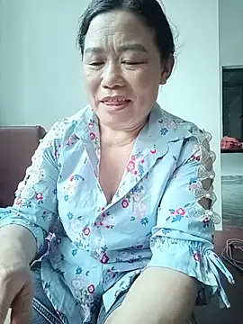 Snapshot of -Lytina- chatting on June 25, 2026, 3:48 am -Lytina- online show from June 25, 2026, 3:48 am