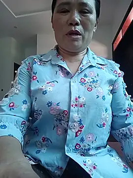 Snapshot of -Lytina- chatting on August 1, 2026, 5:49 am -Lytina- online show from August 1, 2026, 5:49 am
