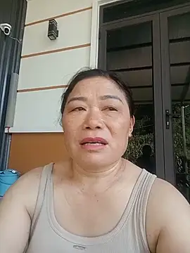 -Lytina- online show from May 25, 2026, 11:47 pm