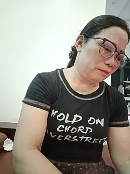 Snapshot of -Lytina- chatting on July 13, 2026, 11:20 am -Lytina- online show from July 13, 2026, 11:20 am